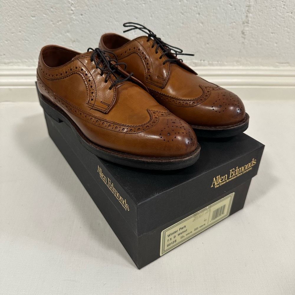 Allen Edmonds Winter Park - Size 7.5 - Walnut